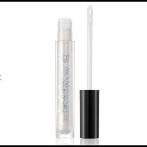 Ciate London-eye luster creme eyeshadow- “ice”